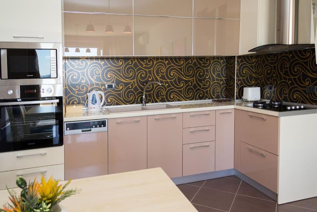 Exclusive Apartment Tirana Eksteriør billede